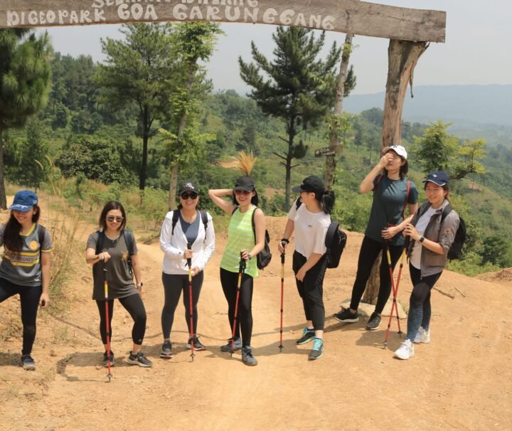 Kegiatan team building 1 Day di Sentul Bogor bersama Kili Kili Adventure untuk membangun kerja sama dan kekompakan tim.