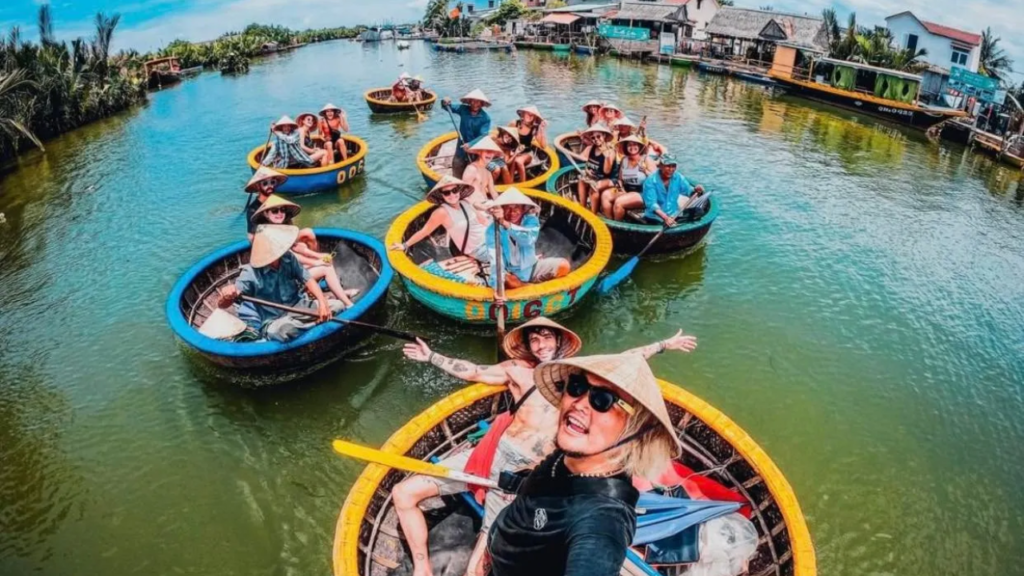 Coconut Boat di Hoi An yang Sering Dibuat Meme