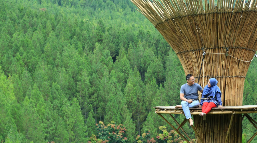 wahana bamboo sky di the lodge maribaya