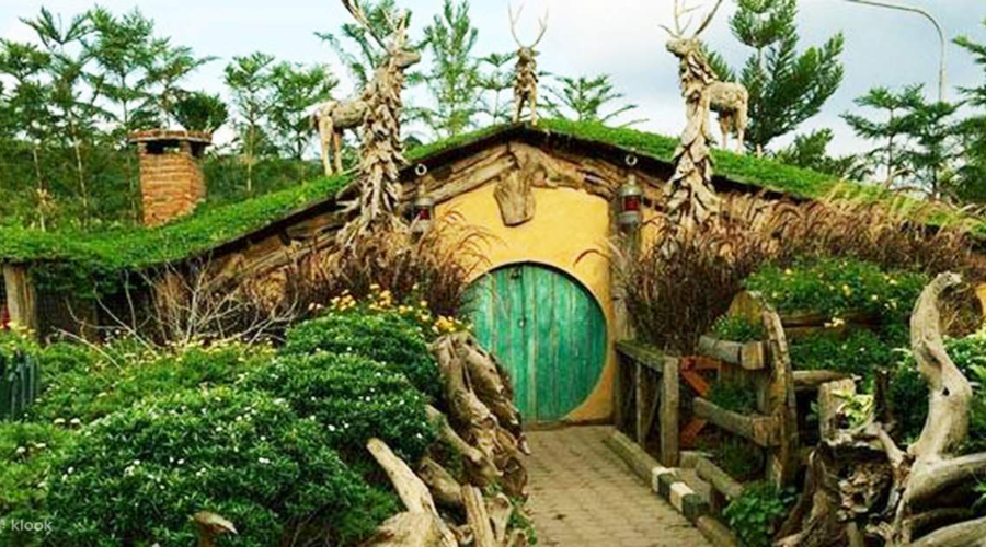 keindahan rumah hobbit