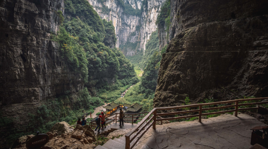 menyaksikan keindahan tebing chongqing