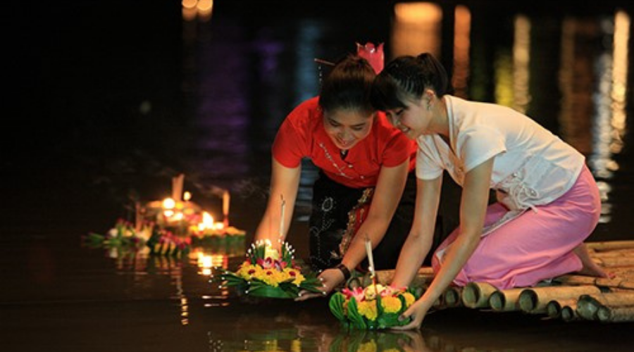 festifal budaya loy krathong