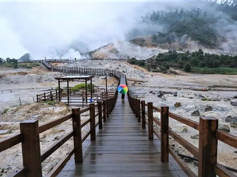 Tour Kawah Sikidang dalam Open Trip Dieng Culture Festival