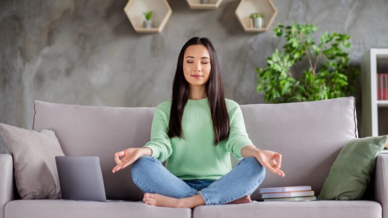 https://kilikiliadventure.com/biar-liburan-nggak-sekadar-foto-foto-tambahkan-sesi-meditasi-buat-tenangin-pikiran/