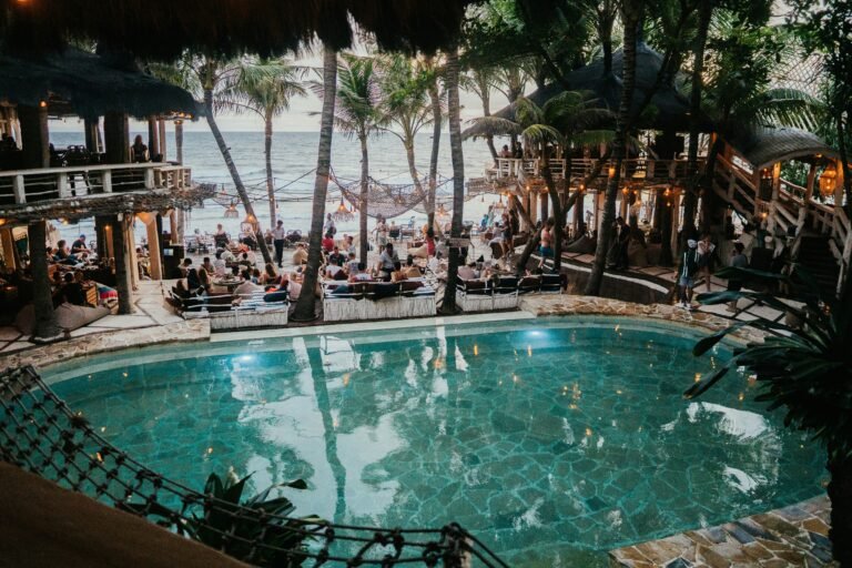 https://kilikiliadventure.com/beach-club-bali-yang-lagi-naik-daun-sudah-coba/