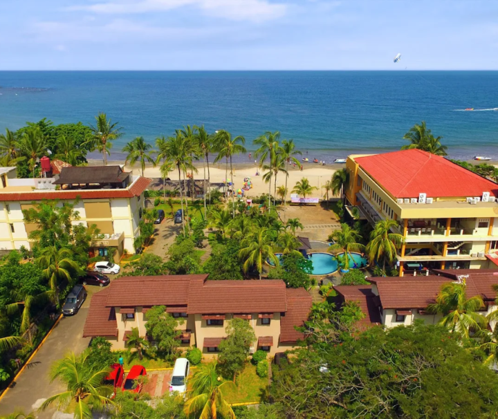 Kegiatan CSR perusahaan di kawasan pantai Anyer