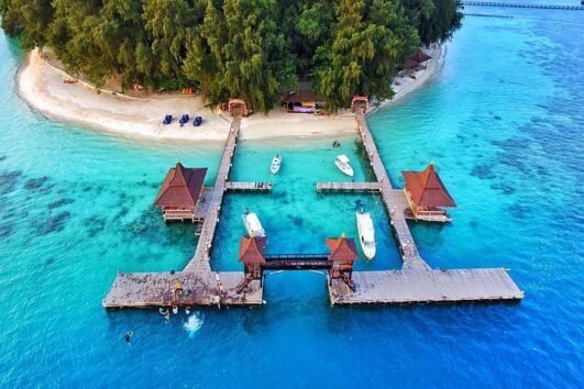 Paket 2 hari 1 malam incentive trip ke Pulau Sepa oleh Kili Kili Adventure, dirancang untuk perusahaan dan instansi yang ingin mengadakan employee gathering, outing kantor, corporate reward trip, serta team building di pulau tropis yang indah dan berkesan