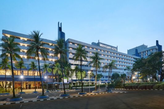 Paket outing kantor di hotel Ancol – program team building dan gathering perusahaan dengan fasilitas lengkap tepi pantai Jakarta.